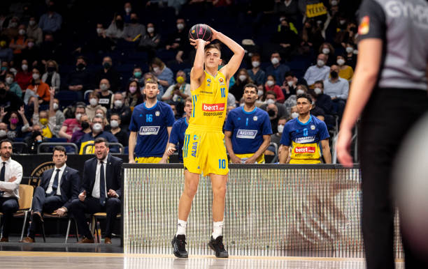 克里斯蒂亚 克里斯蒂亚