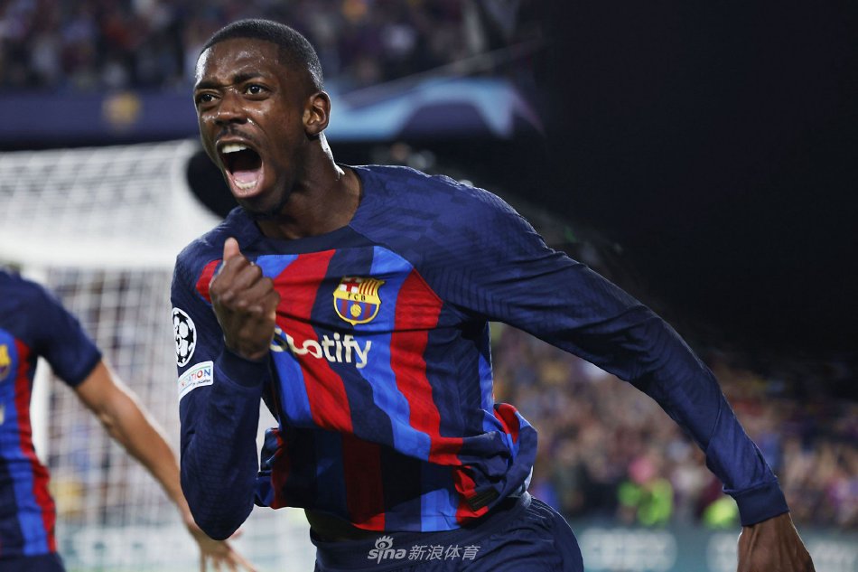 更衣室的幽 更衣室的幽