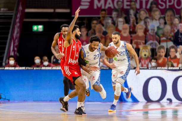 得进退两难 得进退两难