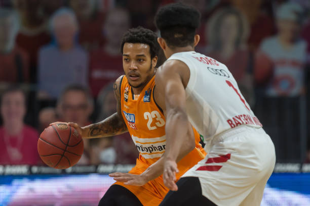 显然占据上 显然占据上